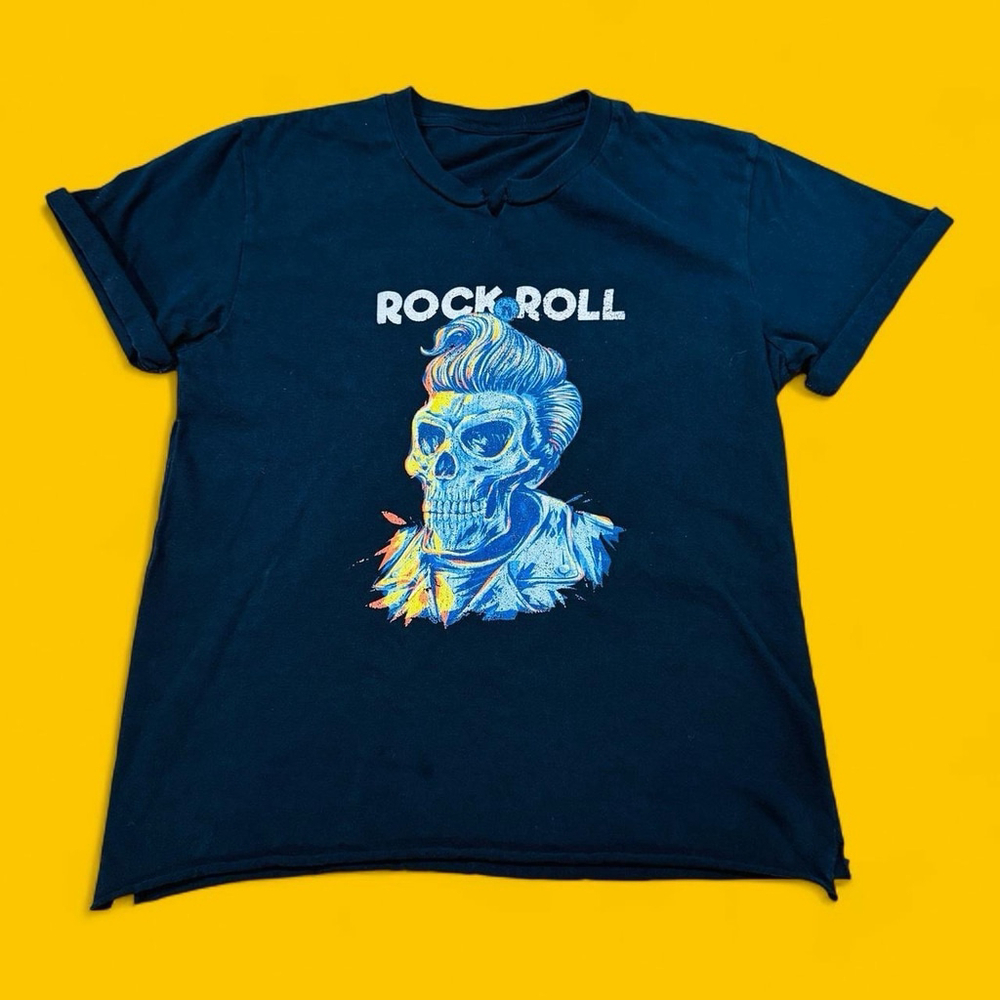 Rock & Roll Skull Graphic T-Shirt Women Small Black Short Sleeve Tee Grunge Cut